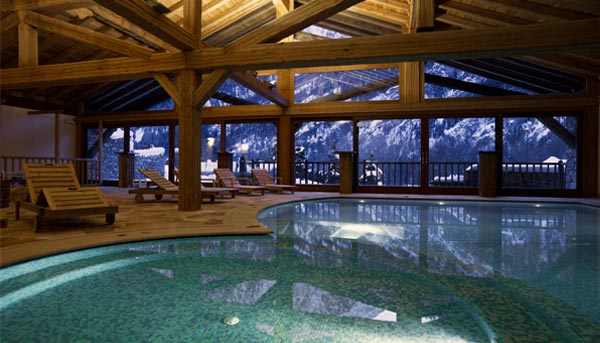 The pool and wellness area of Au Coeur des Neiges. Courmayeur. How not being scammed when contracting your ski chalet holiday.