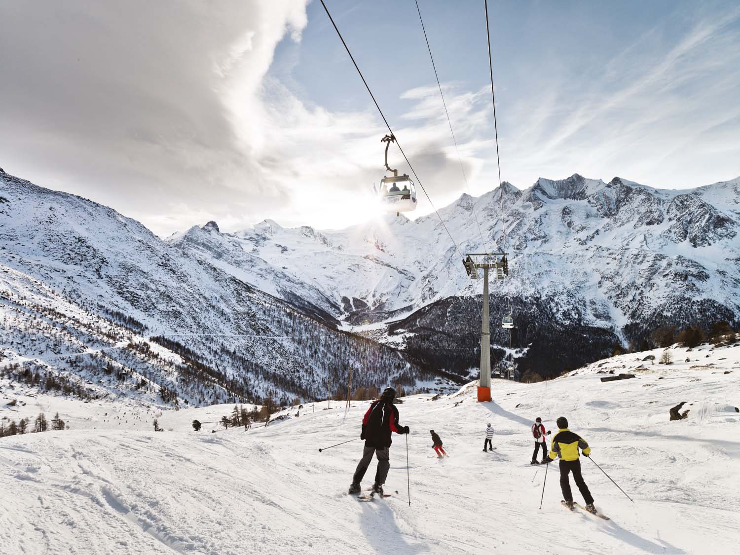 Saas-Fee is launching for the third year in the row its crowfunding campaign to get the WinterCARD for CHF 255. 