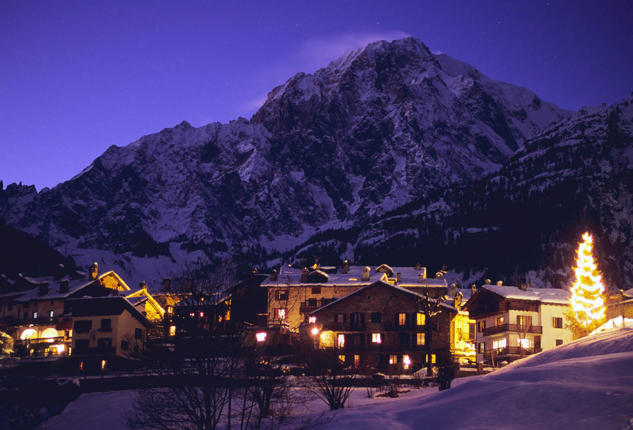 Mont Blanc at night - Courmayeur Mont Blanc.