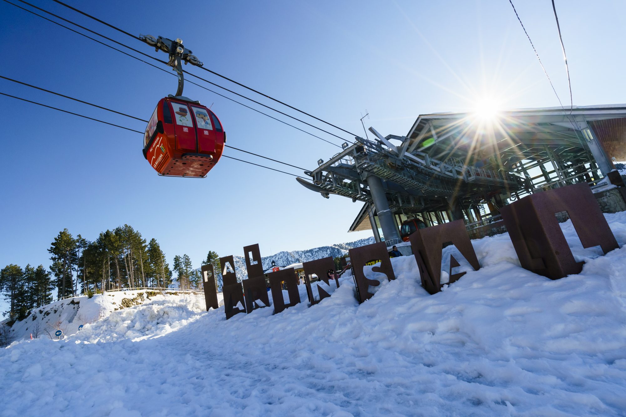 Vallnord Pal Arinsal photo. Vallnord-Pal Arinsal, Andorra. Will Pal Arinsal remain with the Vallnord trading name after Ordino separates to go with Grandvalira? We'll have to wait and see. Ordino leaves Vallnord to integrate fully with Grandvalira.