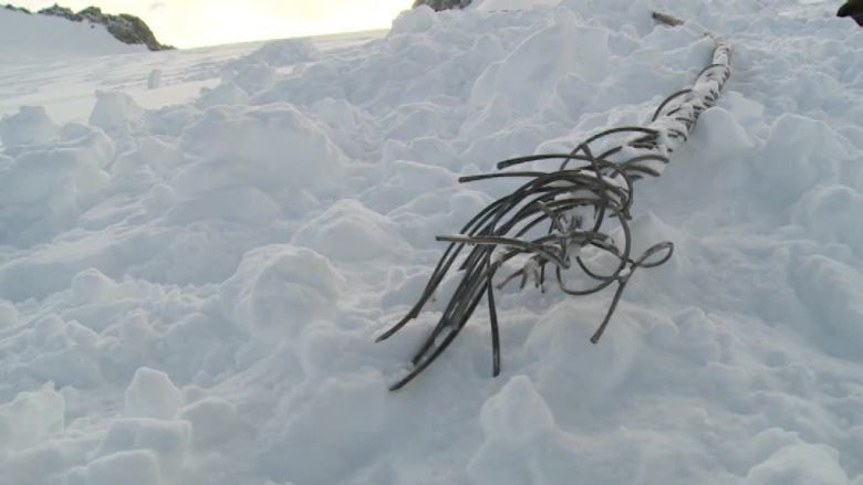 Detail of the cable of the Mont Blanc Panoramic lift, of Compagnie du Mont Blanc, that has fallen due to the weight of the ice and the winds of more than 250 km/hour. 