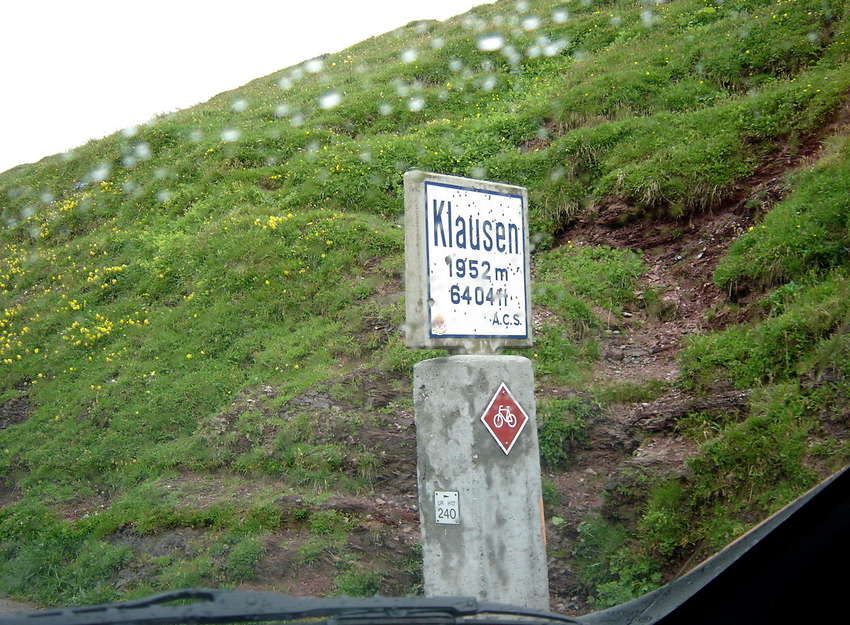 Klaussen pass, where the avalanche struck two cars and pushed them away 200 meters from the top of the pass. THREE HURT: Cars swept away by Swiss alpine pass avalanche