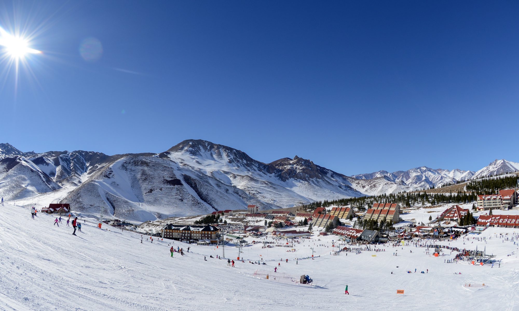 Does the snow in the Northern Hemisphere correlates with the Southern Hemisphere? Photo: Valle de Las Leñas in Mendoza, Argentina.