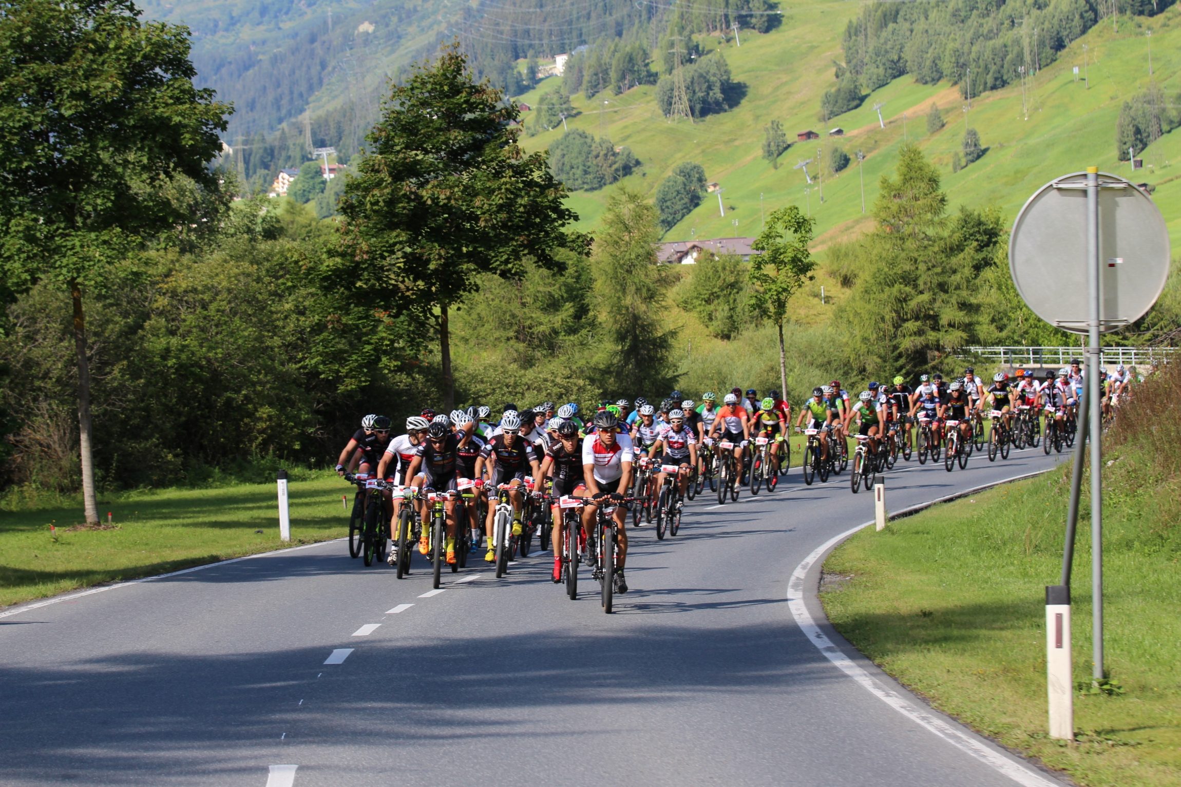 Every year in August, the "Arlberg Bike Marathon" in St. Anton decides at the same time on the winner of the alpine triathlon "Arlberg Adler" Picture credits: TVB St. Anton am Arlberg