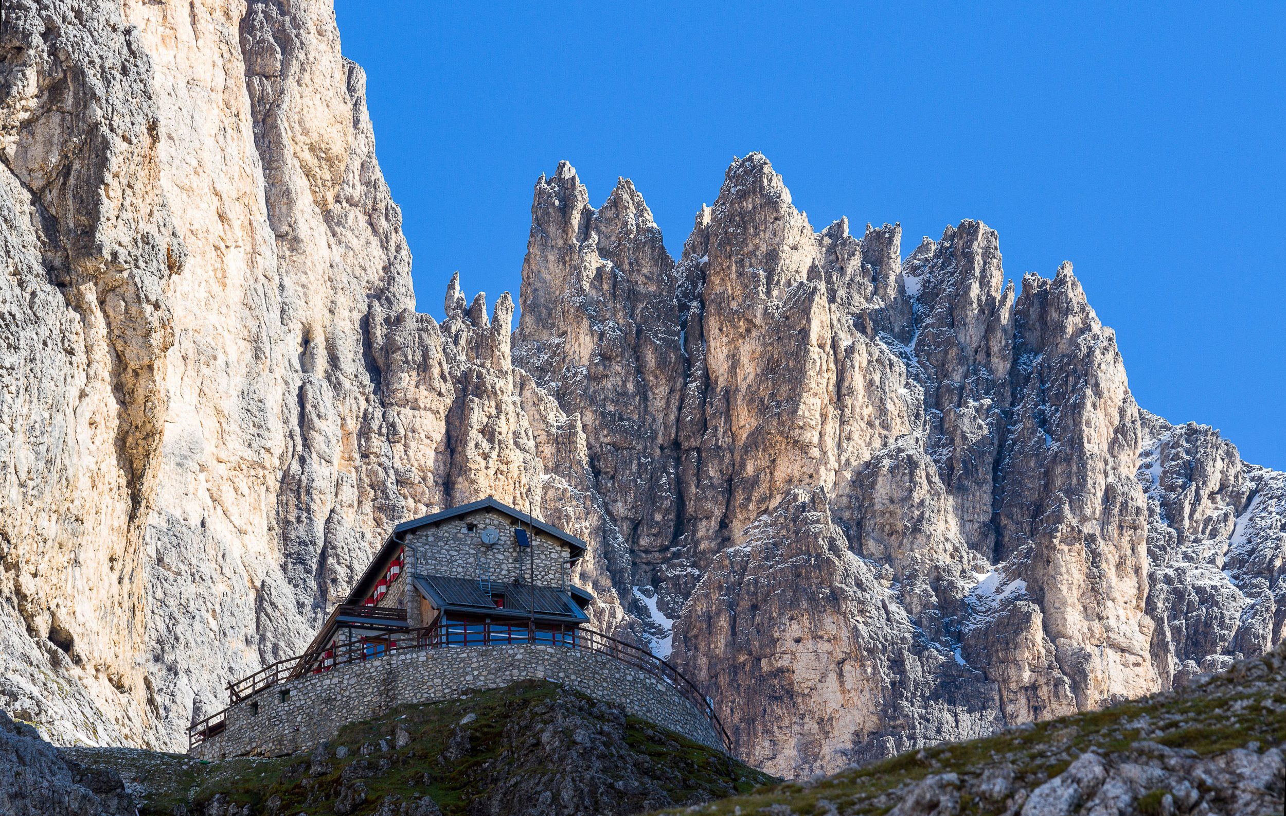 Tonadico - Dolomiti Pale di San Martino - Rifugio Pradidali. Fototeca Trentino Sviluppo S.p.A. - FOTO DI Tommaso Forin. Trentino offers over 8,000 kilometres of biking trails and 8 downhill bike parks. 