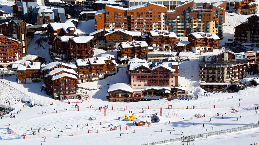 Jardin d'enfants in Val Thorens. Photo credit: Les 3 Vallées. Epic Pass expans European Access in World-Class Resort in France and Italy: Les 3 Vallées in France and Skirama Dolomiti Adamello Brenta in Italy.