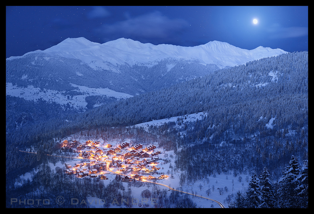 Méribel Village at night. Photo credit: Les 3 Vallées. 