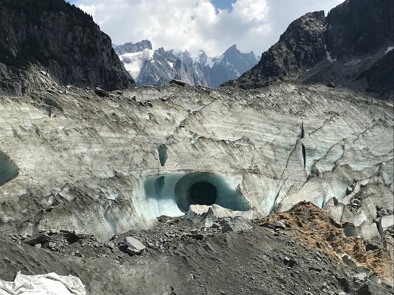 The grotto has to be dug every summer into the ice, as the glacier melts. Photo: The-Ski-Guru. 