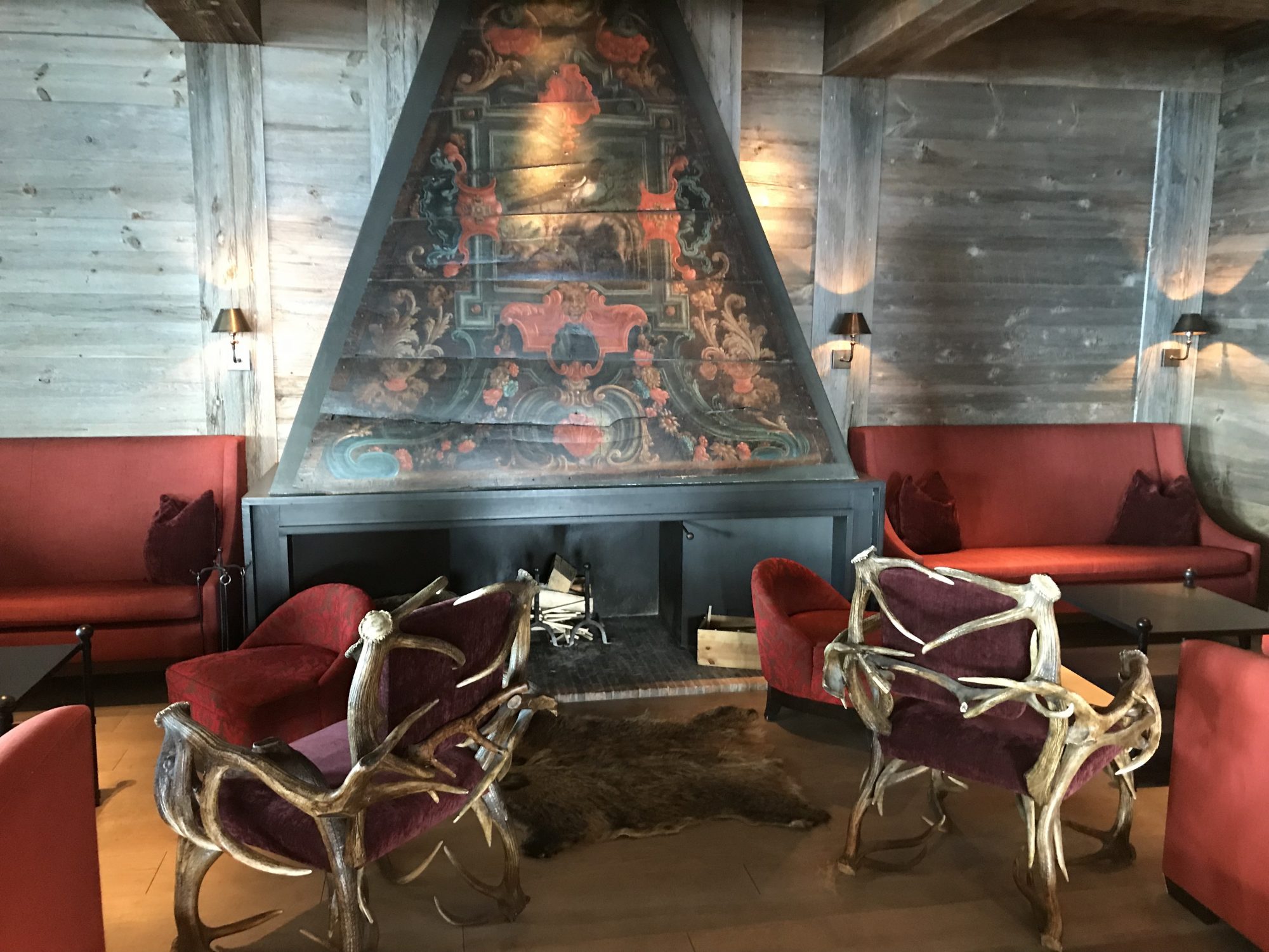 A detail of the living room at Le Crans. Photo: The-Ski-Guru. 