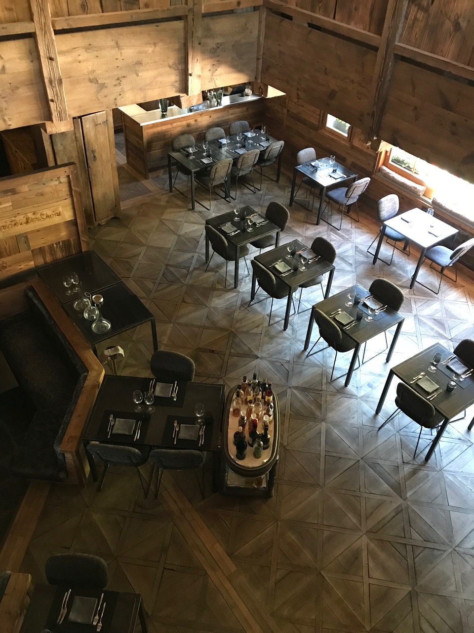 Restaurant of Hostellerie du Pas de L'ours. Photo: The-Ski-Guru.