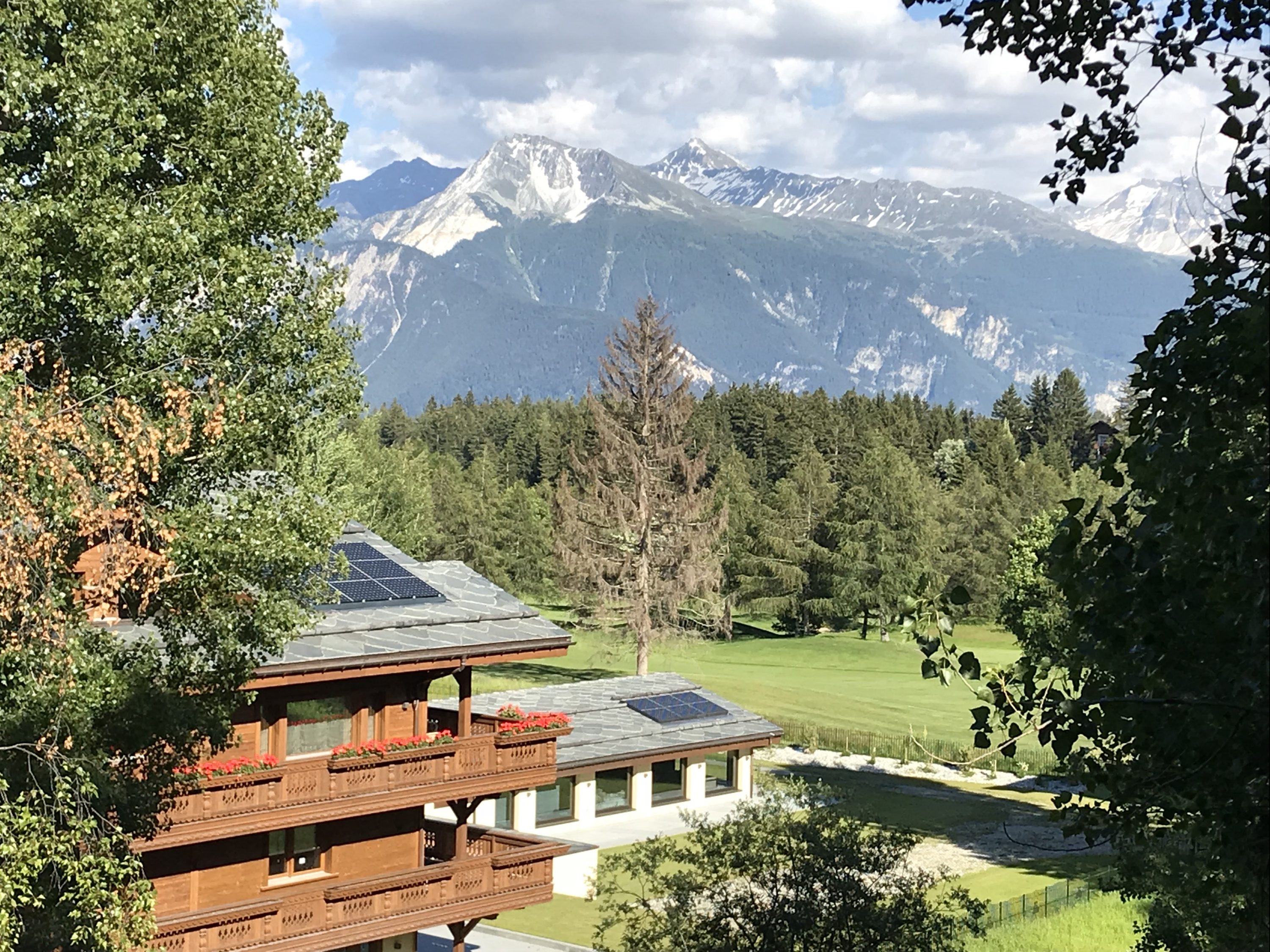 Picture-perfect Crans-Montana with the Guarda Golf Hotel & Residences. Photo: The-Ski-Guru.