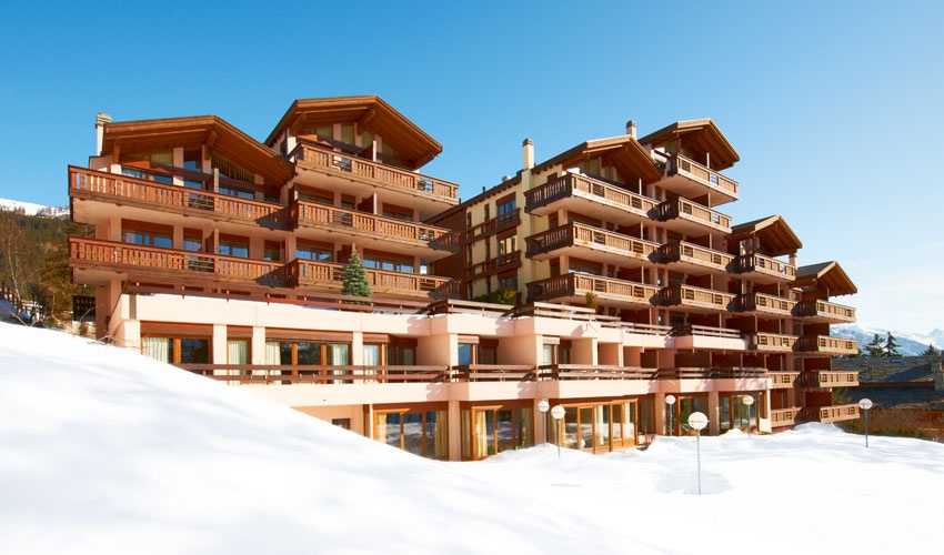 Exterior of the Helvetia Intergolf Hotel and Apart Hotel near Montana. 