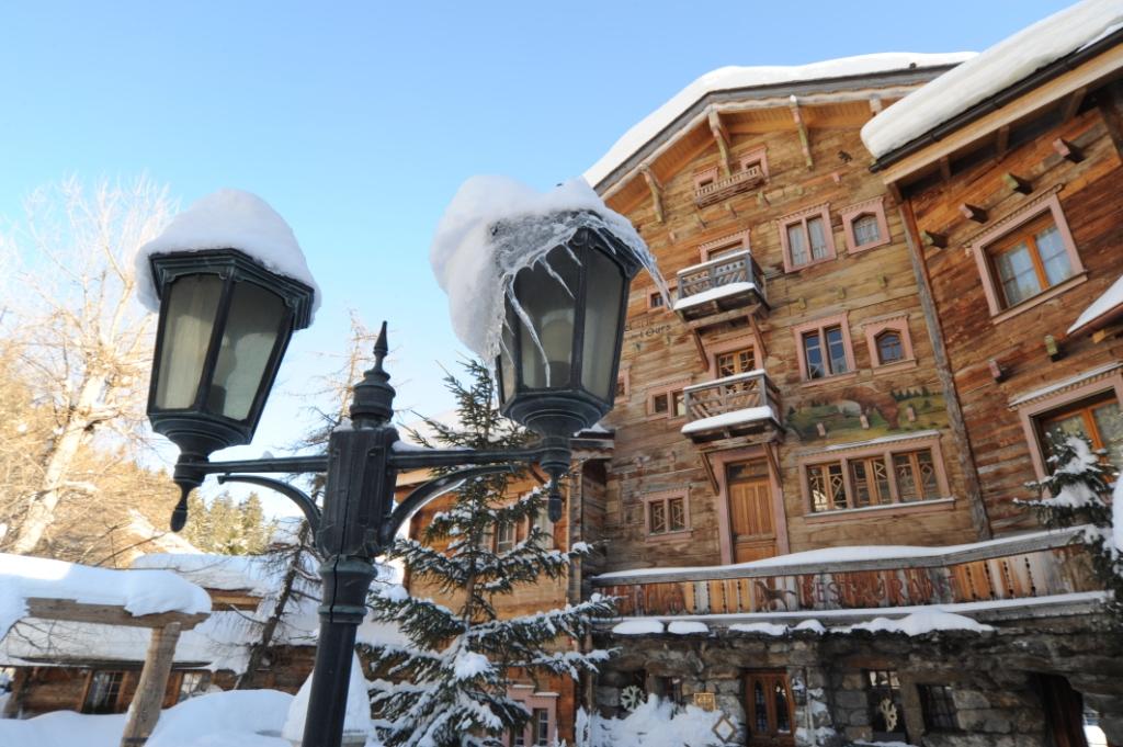 Exterior of Hostellerie du Pas de L'Ours. 