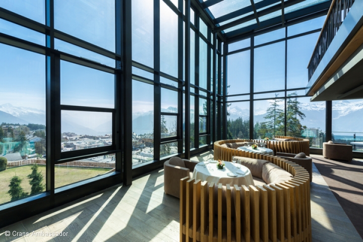 The whole hotel Crans Ambassador offer views of the Valais Alps. 