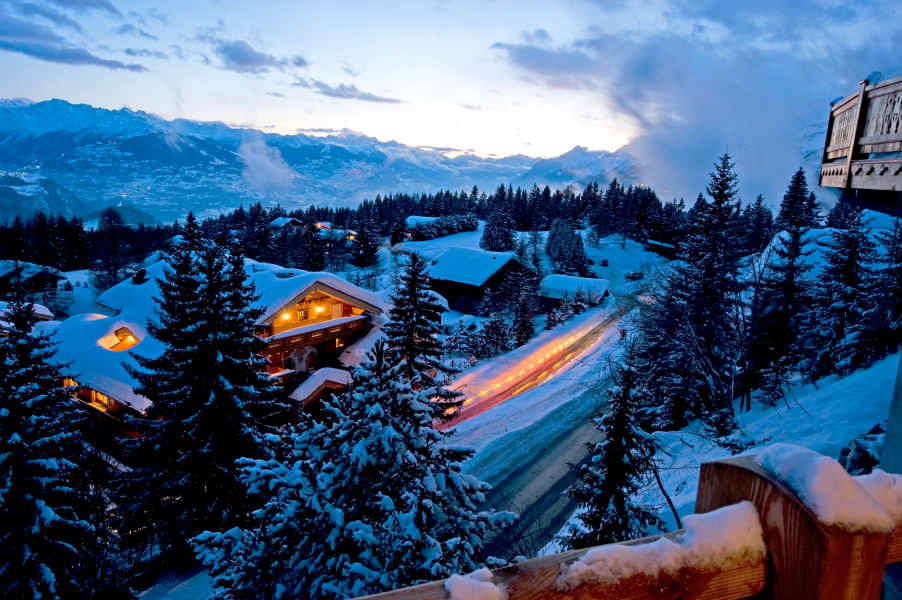 Skiing resort of Crans-Montana. Crans-Montana, Valais canton, SWITZERLAND//Station de ski de Crans-Montana. Crans-Montana,Valais, SUISSE