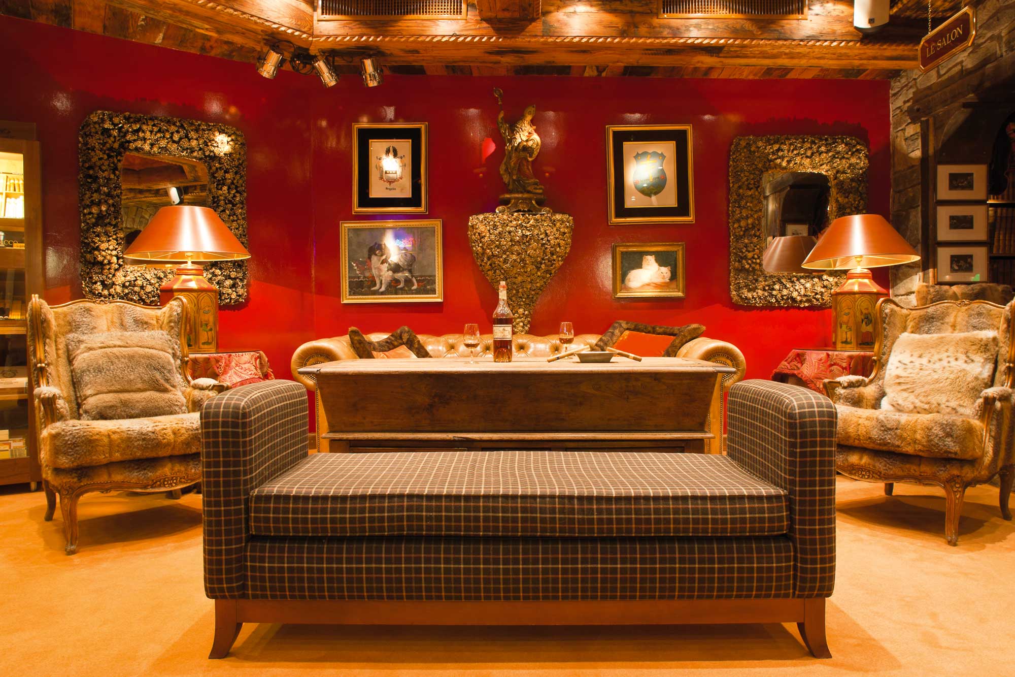 Alex Hotel Zermatt lounge bar.