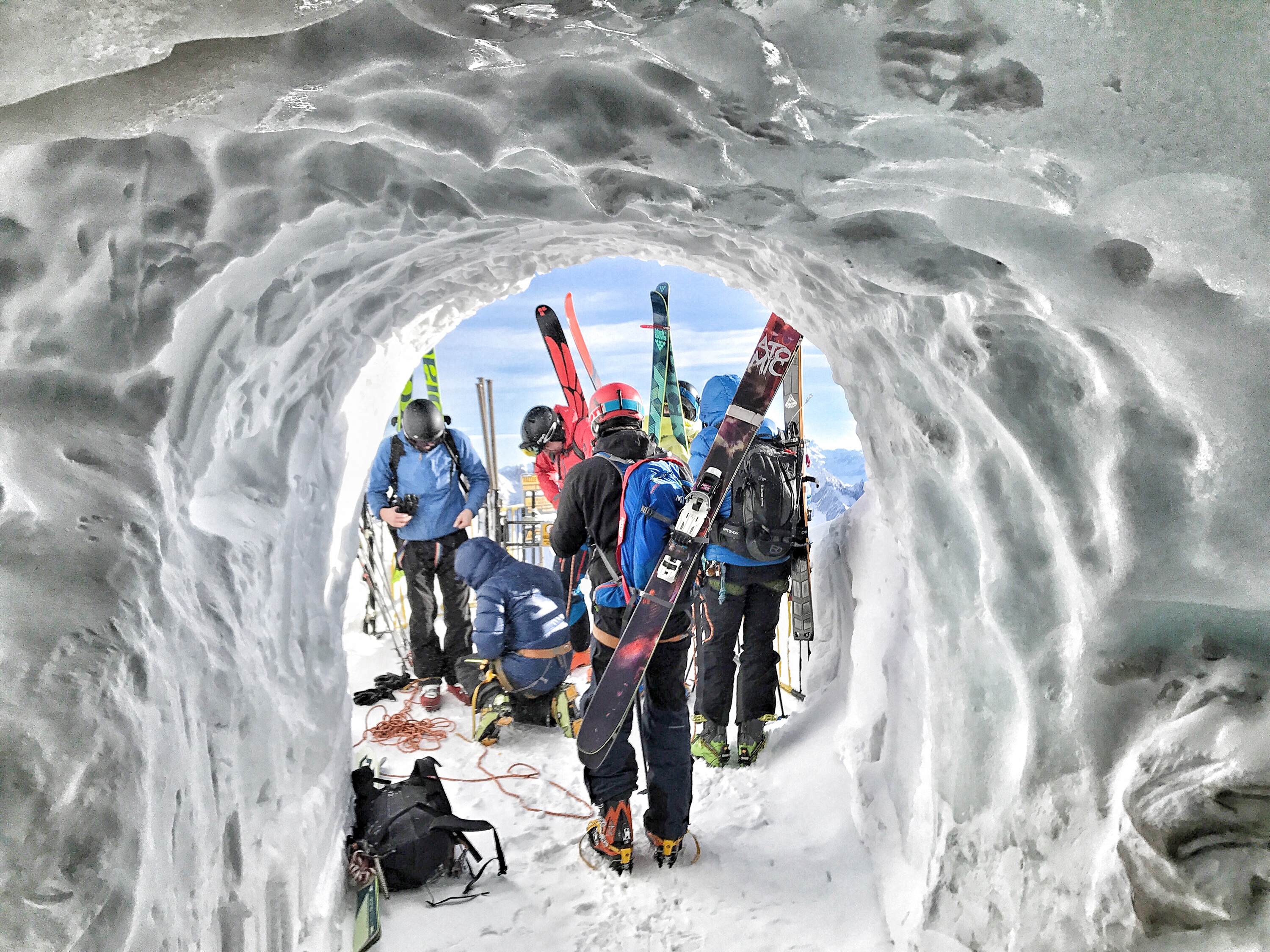 Ready for the adventure - Vallée Blanche, Chamonix- what is new for Chamonix's 2018/19-ski season - Never ski the Vallée Blanche without a ski guide. Photo: Salome Abrial. OT Chamonix. 