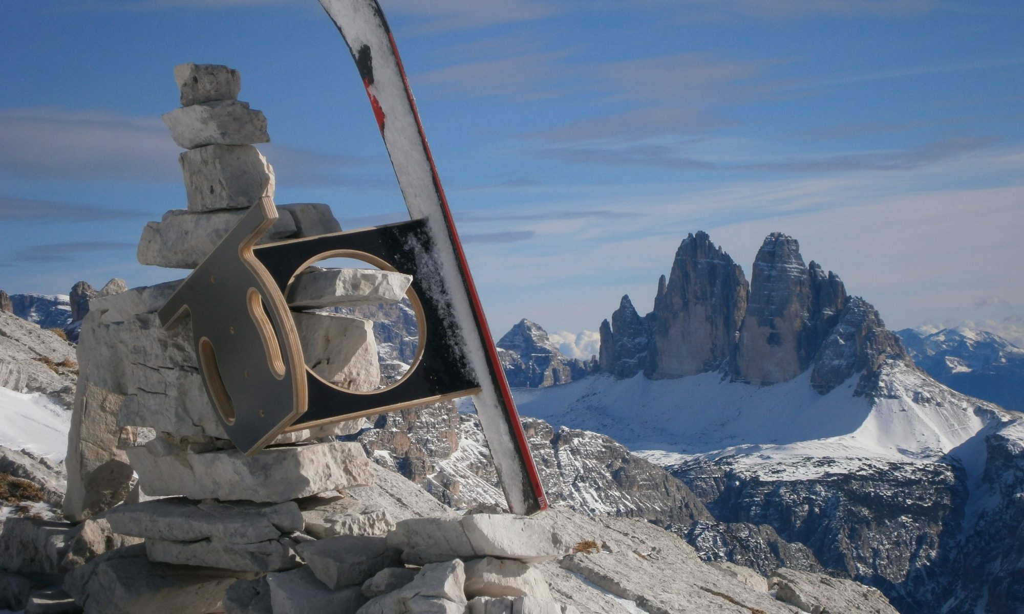 Drei Zinnen seen from the Drei Zinnen ski area - photo PXHere.com. Drei Zinnen will continue with its plan to install the Helmjet Sexten 10-seater cable car.