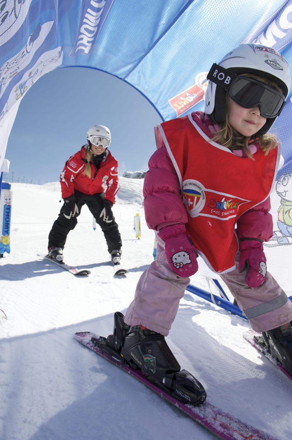 Children ski school/Zermatt - Credit: Ski Snowboardschule Zermatt. Zermatt Tourism Office.