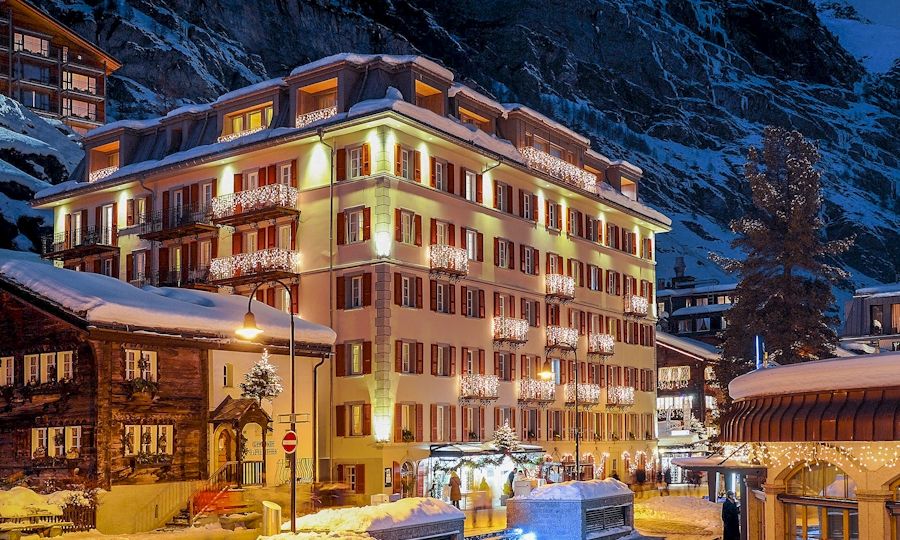 Hotel Monte Rosa exterior.