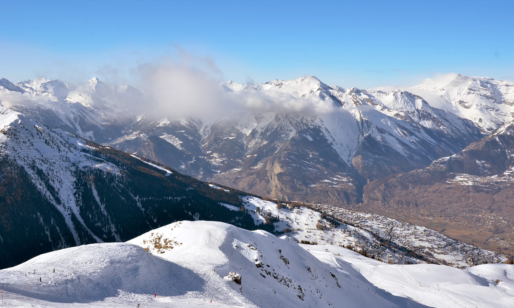 Les 4 Vallées in Switzerland occupies number 3 in the ranking of My Voucher Codes. My Voucher Codes ranking of the Best European Ski Resorts 2018.