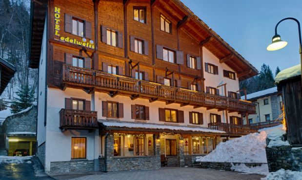 Hotel Edelweiss, a 2* that is a 'jewel' in Courmayeur. Location is great in the middle of town, just off Via Roma. 