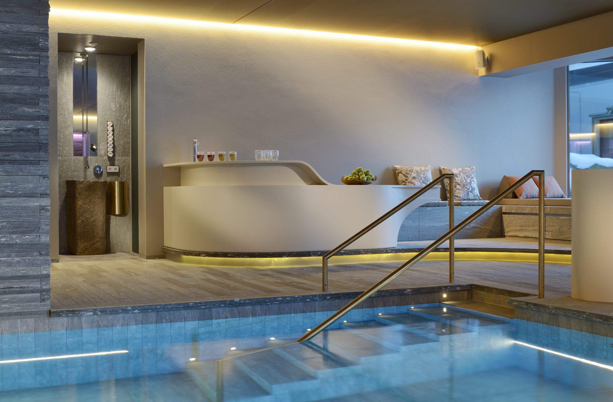 Hotel Arlberg Pool with Teebar - Photo: Hotel Arlberg. The Must-Read Guide to Lech.