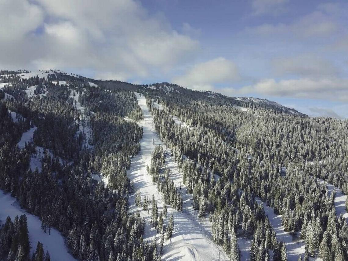 Snowmass Tamarack. Snowmass Opens Thanksgiving Day with 570 Acres of Terrain. Photo: Aspen Skiing Company.