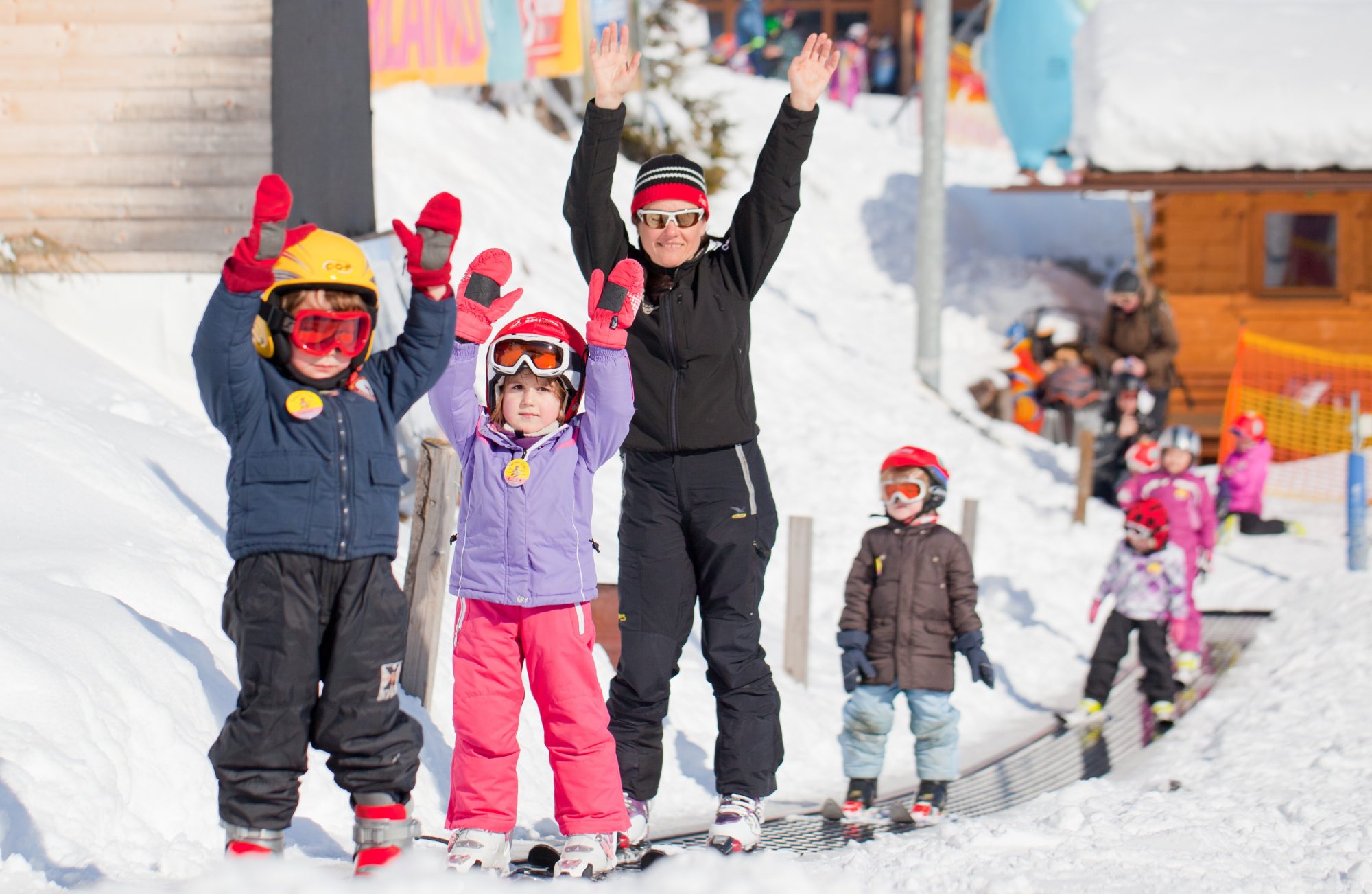 In the Schlick 2000 kids learn skiing in a playful way. Why Stubaital is a great region for the entire family. Photo: Stubaier. Tirol Werbung. 