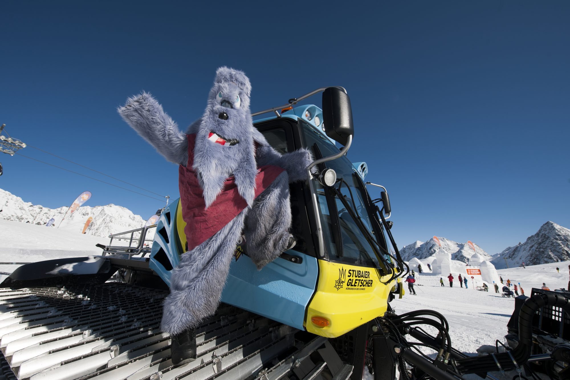 When the BIG Family Mascots are around every event turns into a happening! Photo: Stubaier Tirol Werbung. Why Stubaital is a great region for the entire family.