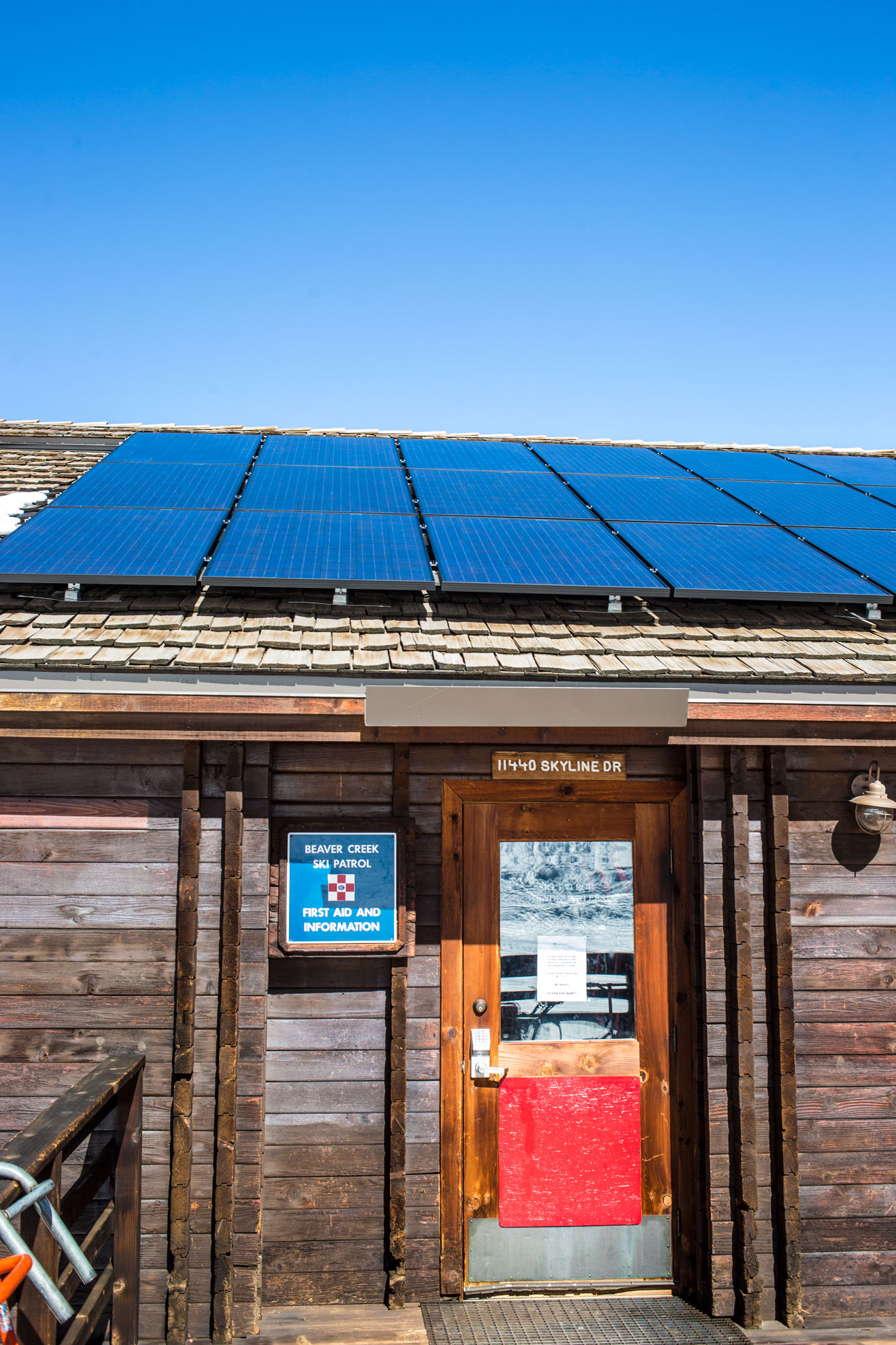 Beaver Creek's Patrol Headquarters has also solar panels for sourcing its electricity. Photo: Vail Resorts. Vail Resorts Announces Long-Term Wind Energy Contract And Plan To Eliminate Conventional Single-Use Dining Plastics In Its ‘Commitment To Zero’.