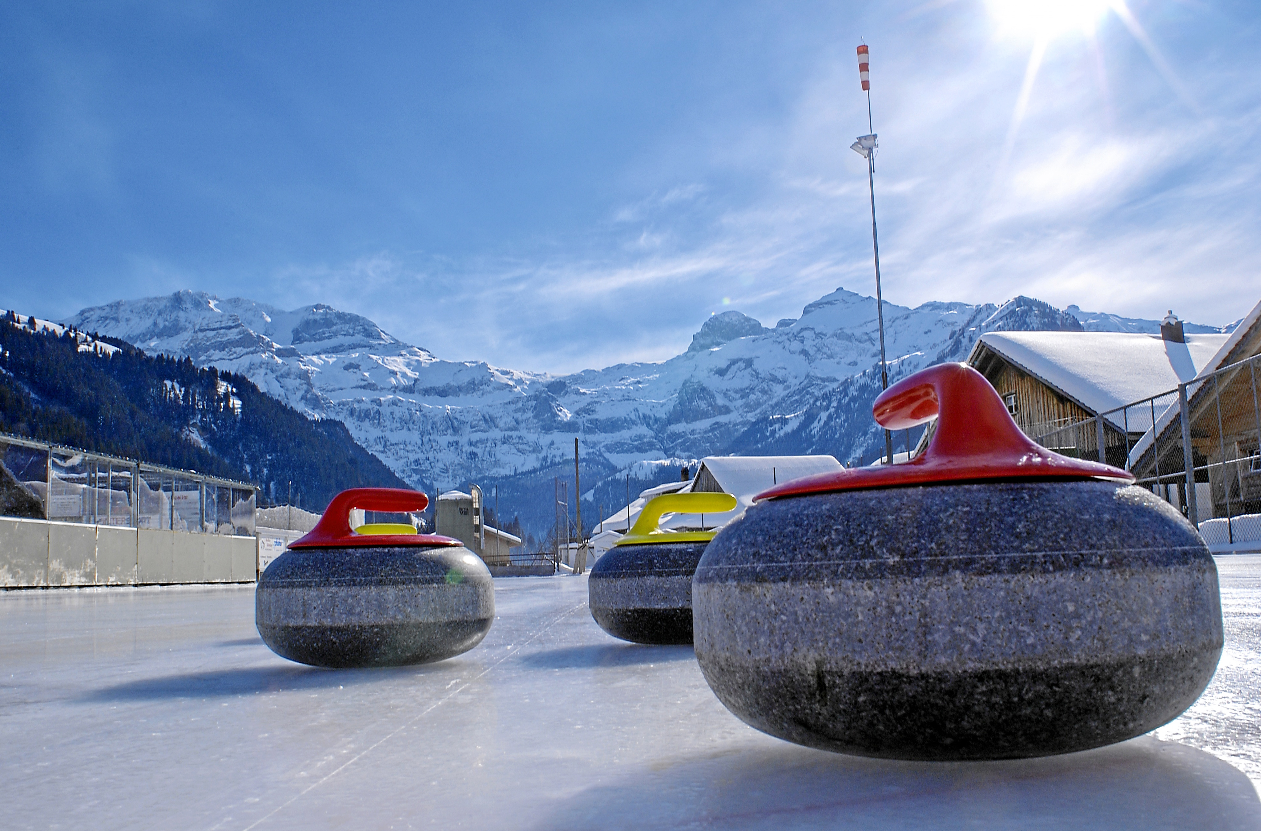 Lenk-Simmental - The ice-field invites you to skate or play hockey, ice stock sport or curling. Copyright by Lenk Simmental Tourismus By-line: swiss-image.ch/Mathias Kunfermann. Adelboden Lenk Kandersteg: What is going on for the 2018-19 ski season.