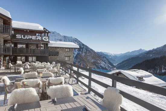 Super G, slopeside in Courmayeur. What else? Where to stay in Courmayeur.