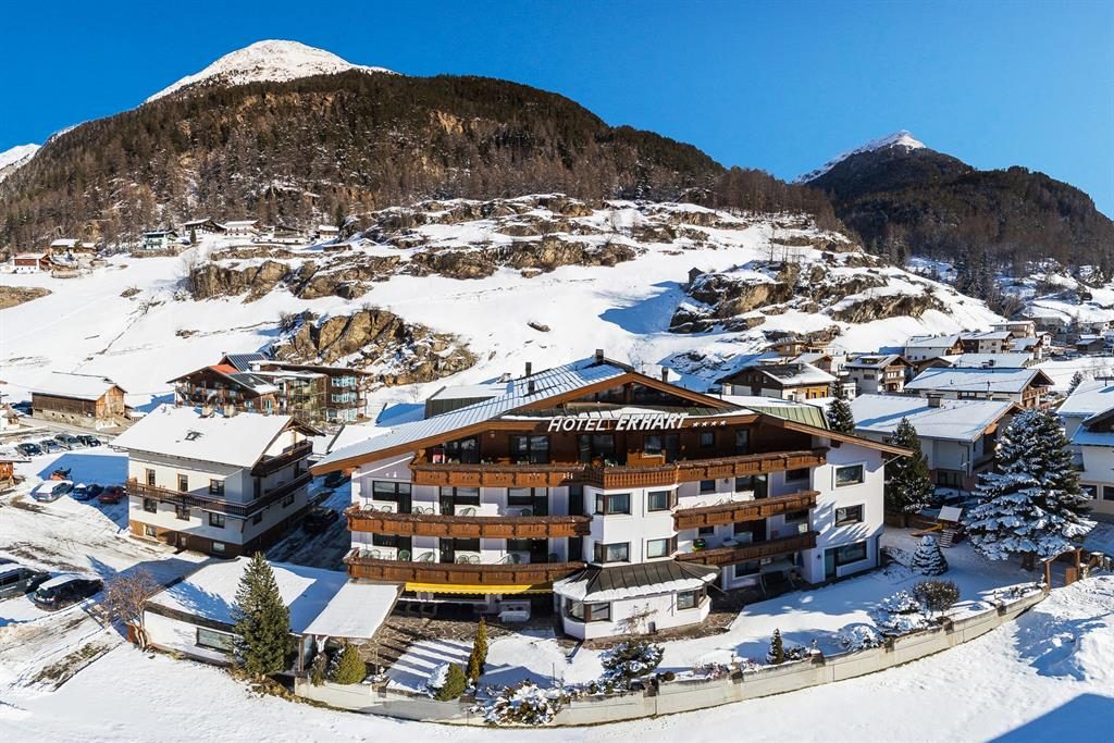 Hotel Erhart in winter. Ski this Easter with your family in ‘snow sure’ Obergurl-Hochgurgl and Sölden with The-Ski-Guru TRAVEL.