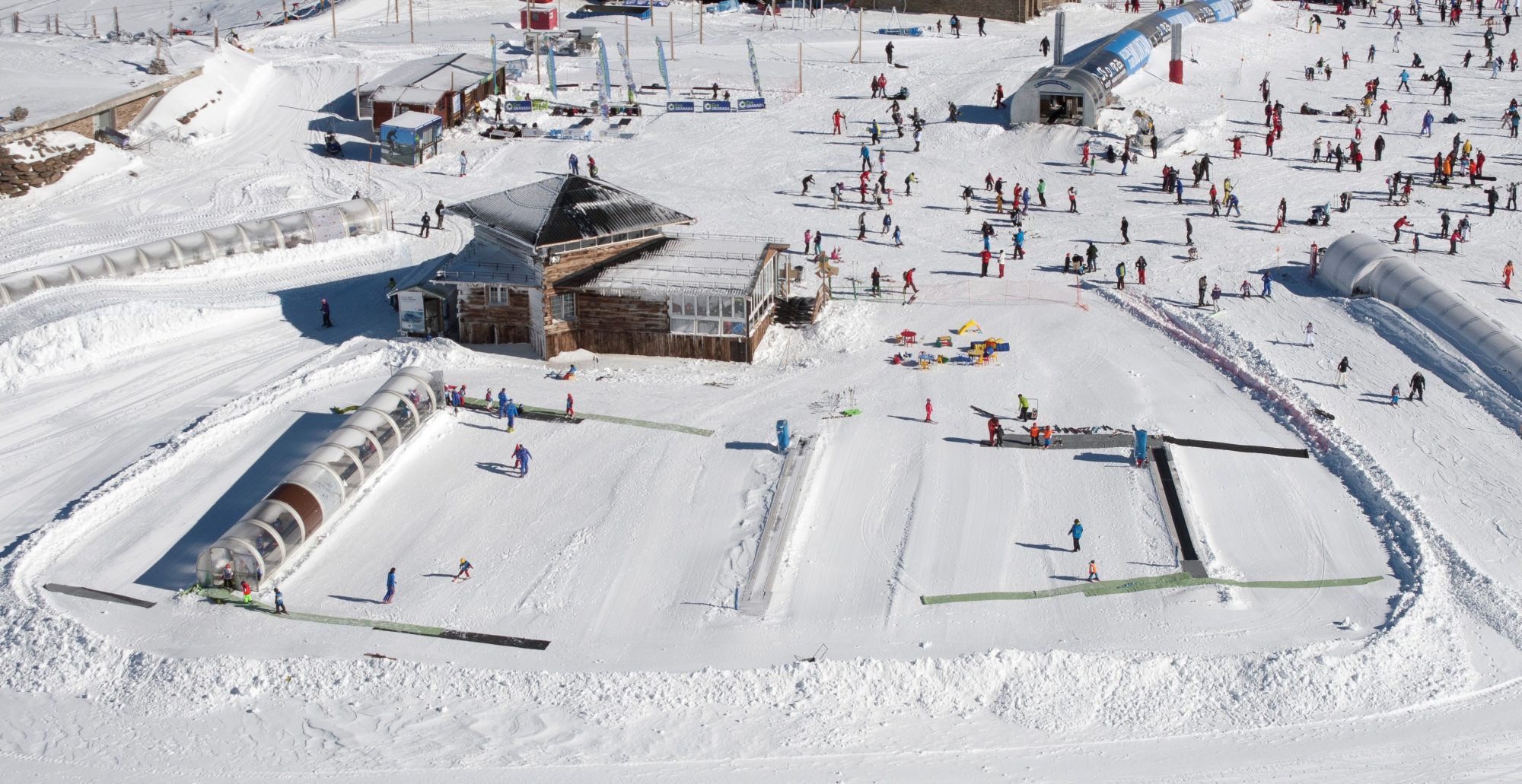 Dream Land - Jardi. Photo Archive Cetursa Sierra Nevada. The '12 hours Head NonStop ', the toughest test in skiing, arrives in the Sierra Nevada.