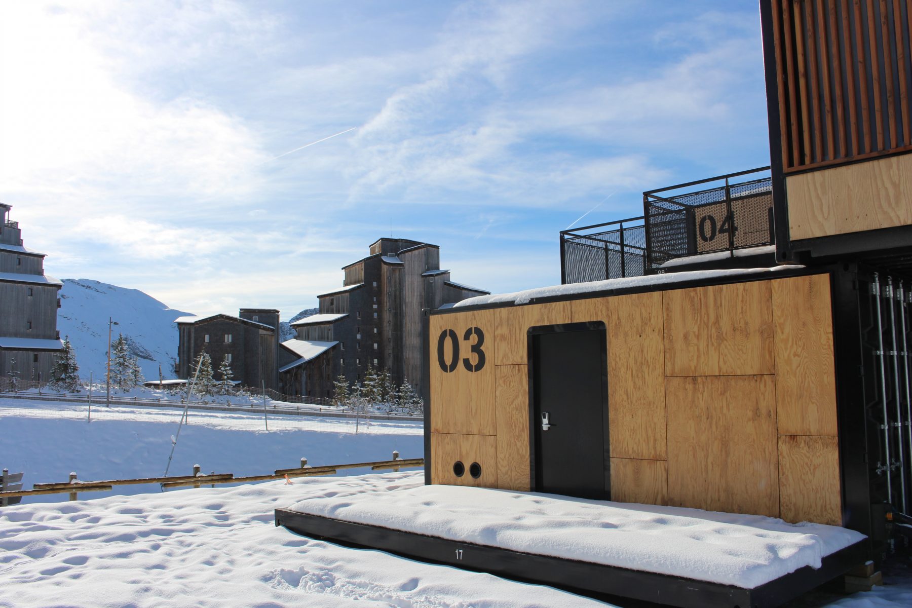 Flying Nest Montage in Avoriaz 1800. The “FLYING NEST” pop-up mobile accommodation concept is this season in Avoriaz 1800.