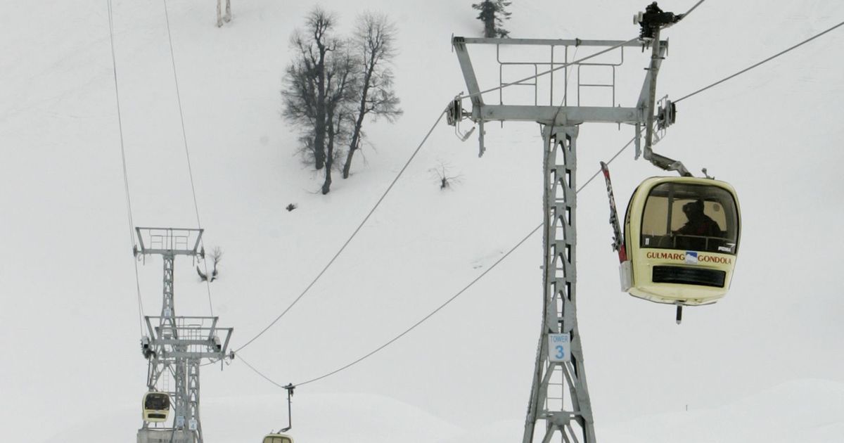 Jammu (Gulmarg) Cable Car Accident: 2 workers died and four injured