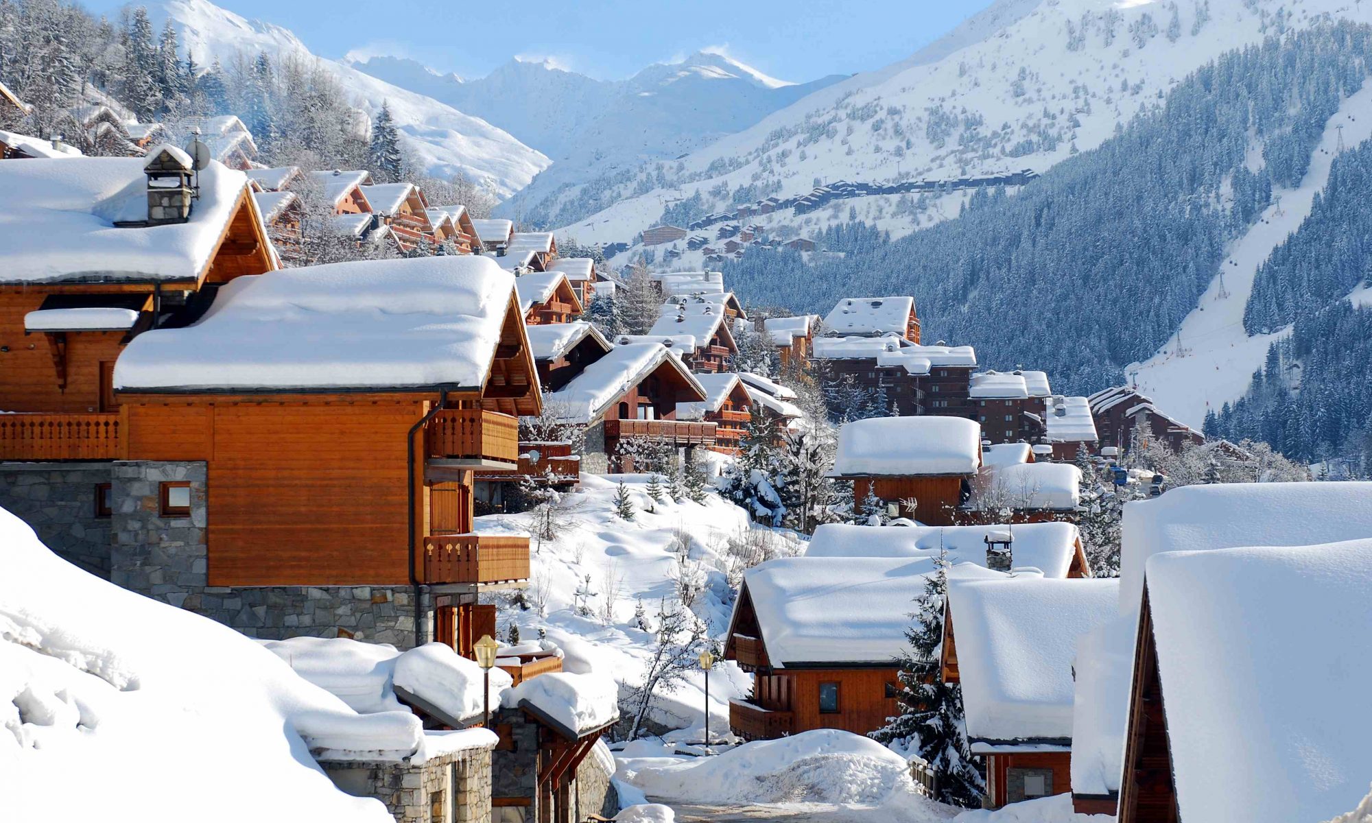 The pretty resort of Méribel in Les Trois Vallées. A British skier dies after falling 32 feet from a chairlift in the French resort of Méribel at the 3 Vallées.