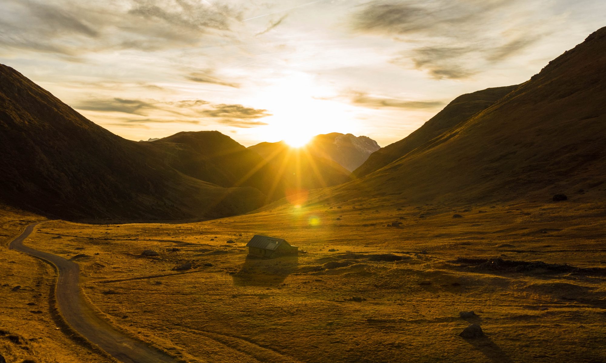 Col de Sarenne - Clavans-en-Haut-Oisans-France. Photo: Nicolas Outh- Unsplash. What Will Happen to the English Consumers of the French Mountains after March 29?