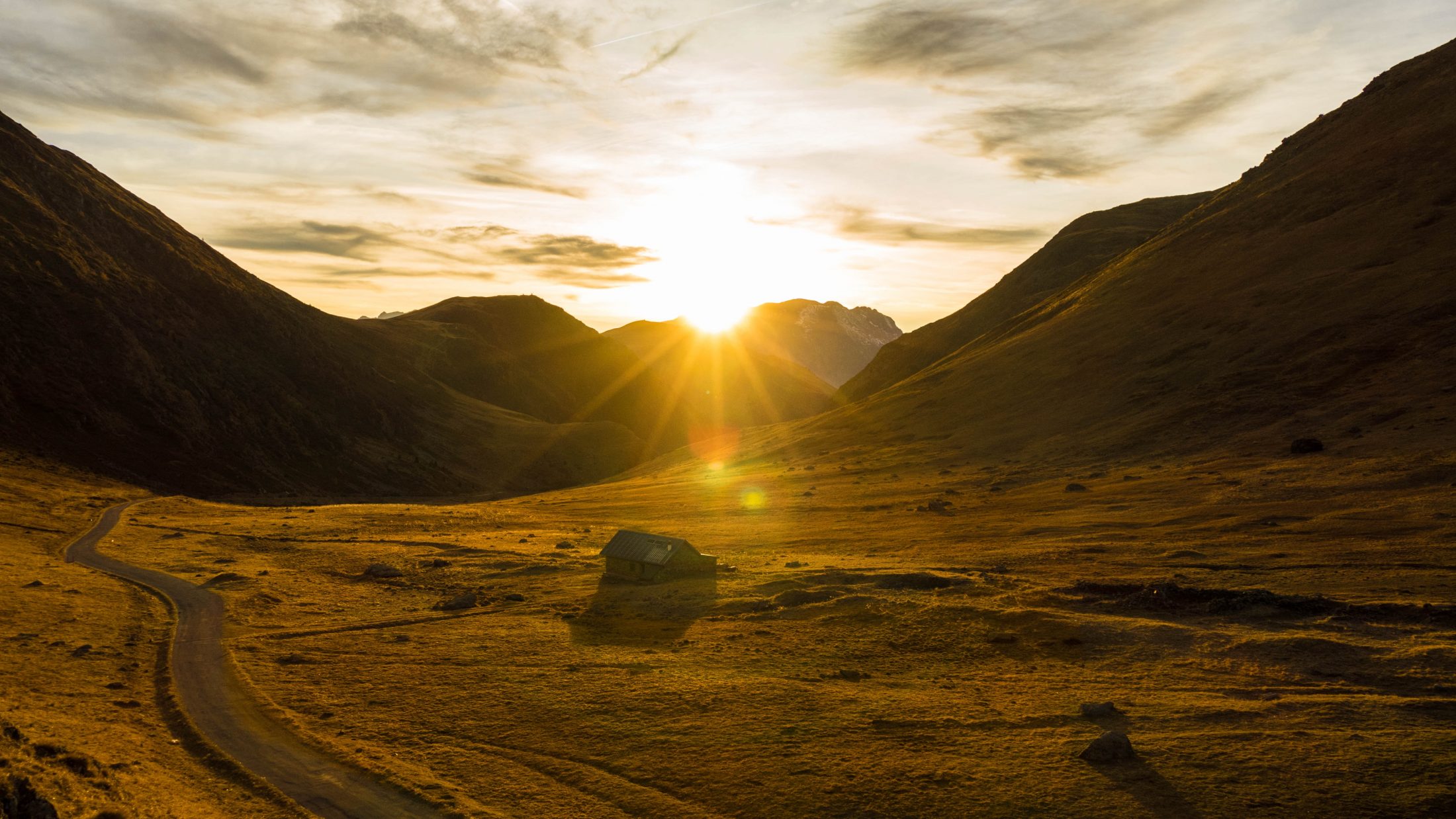 Col de Sarenne - Clavans-en-Haut-Oisans-France. Photo: Nicolas Outh- Unsplash. What Will Happen to the English Consumers of the French Mountains after March 29?