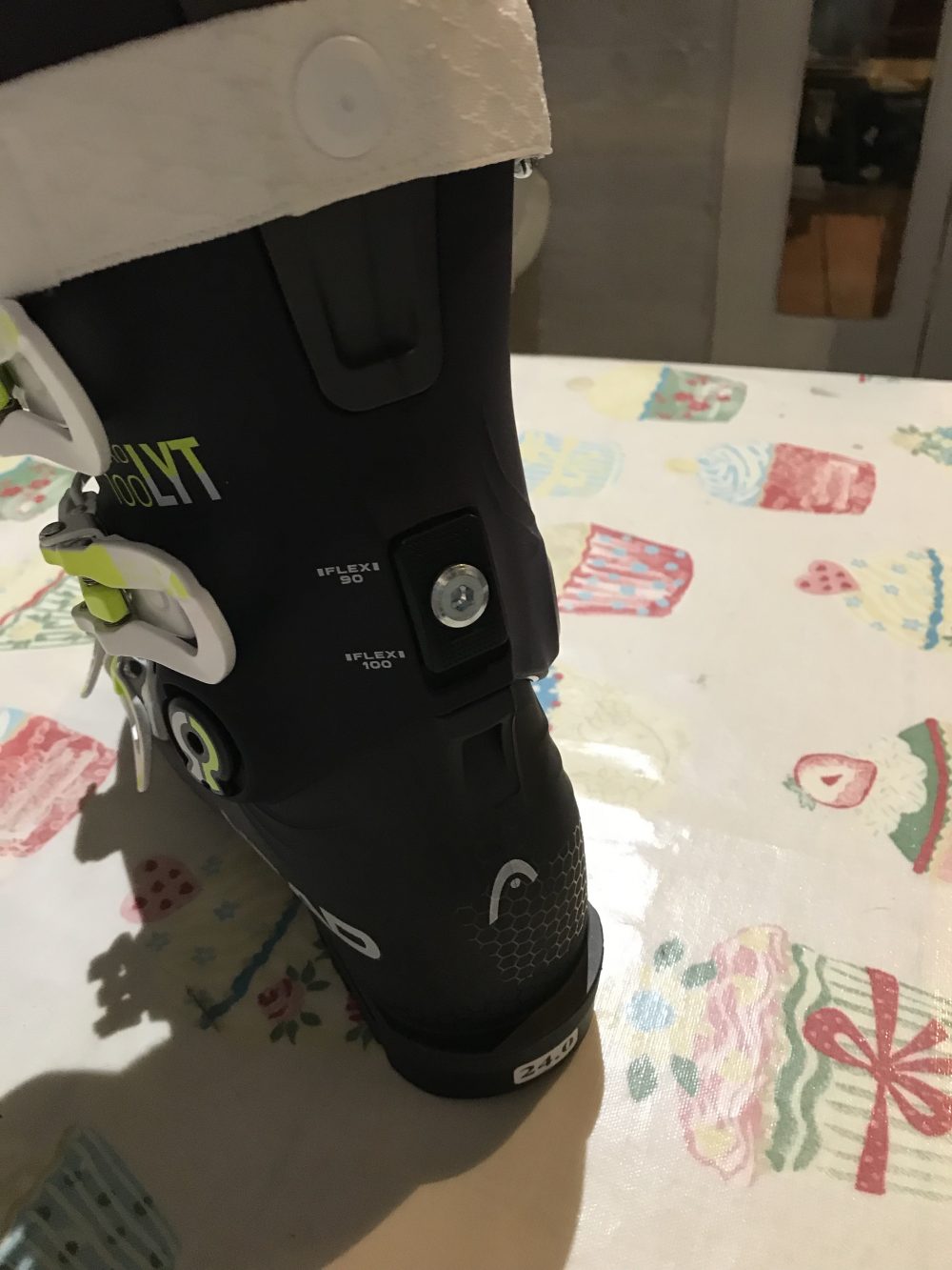 Review on the Head Nexo Lyt 100 W G Ski Boots 2019.