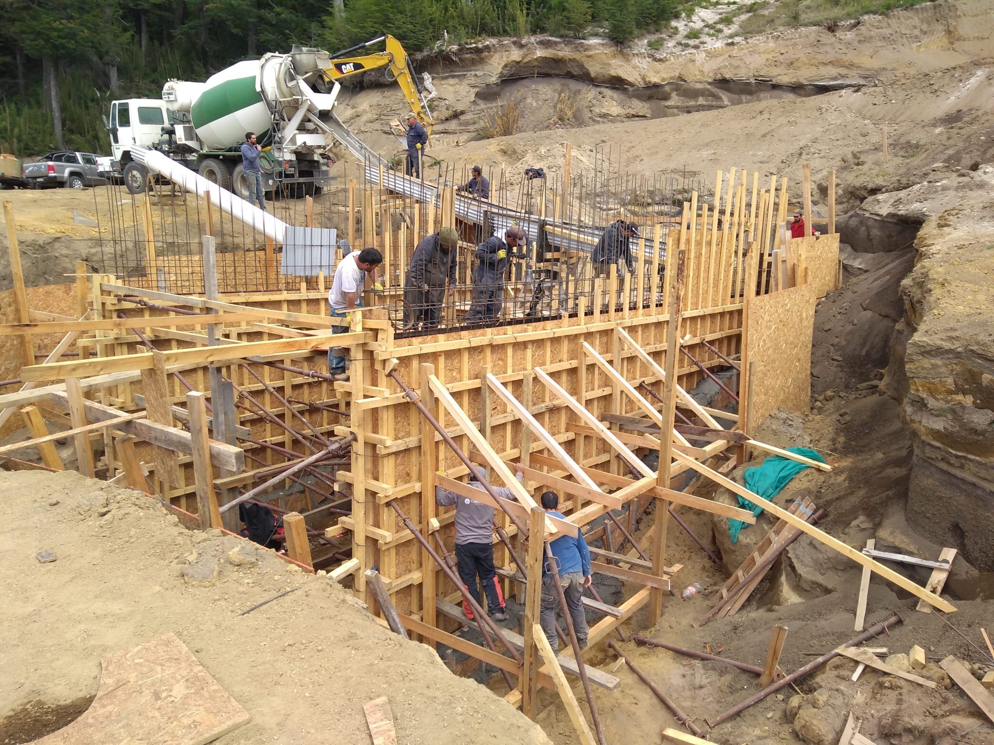 The building is ongoing of the new start of the quad chairlift. Photo courtesy of Roberto Thostrup- Cerro Bayo. Cerro Bayo to create a new chairlift departure at 1400 meters.