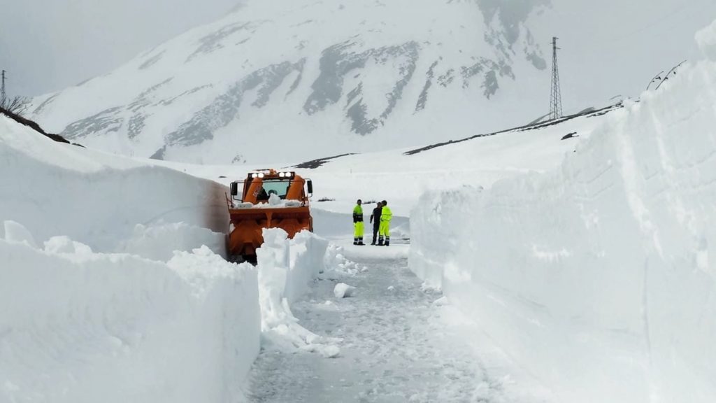 Work is underway to open the Petit St Bernard Pass – up to 7 meters of snow. Photo: AostaSera