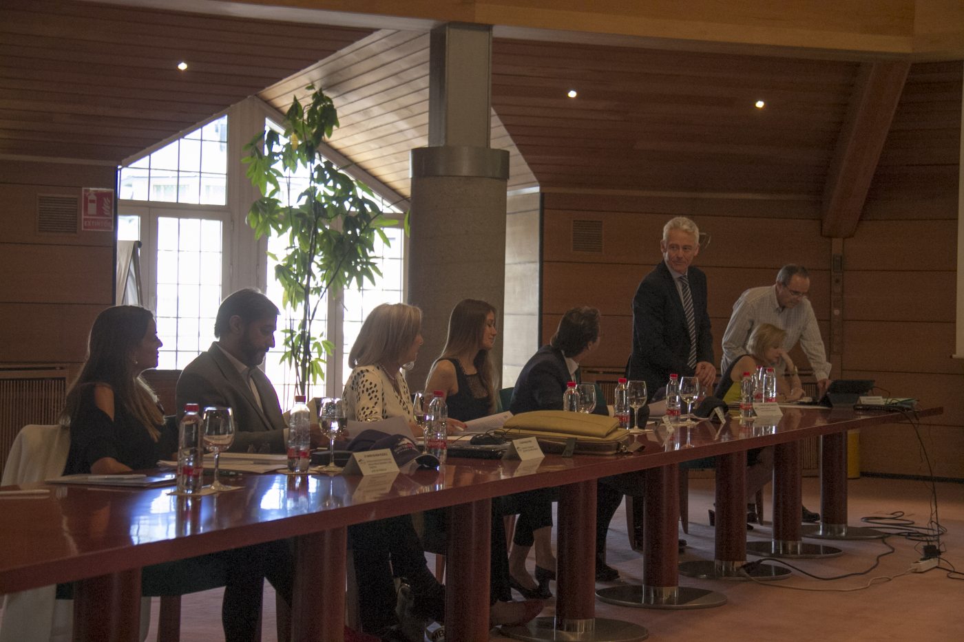 Administrative Council of CETURSA in meeting. Sierra Nevada: Cetursa approves an investment of 10 million for the next season and addresses the installation of a new ski lift. Photo: CETURSA.