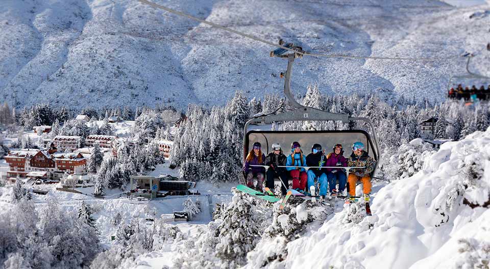 This past Saturday Cerro Catedral started its ski season. 