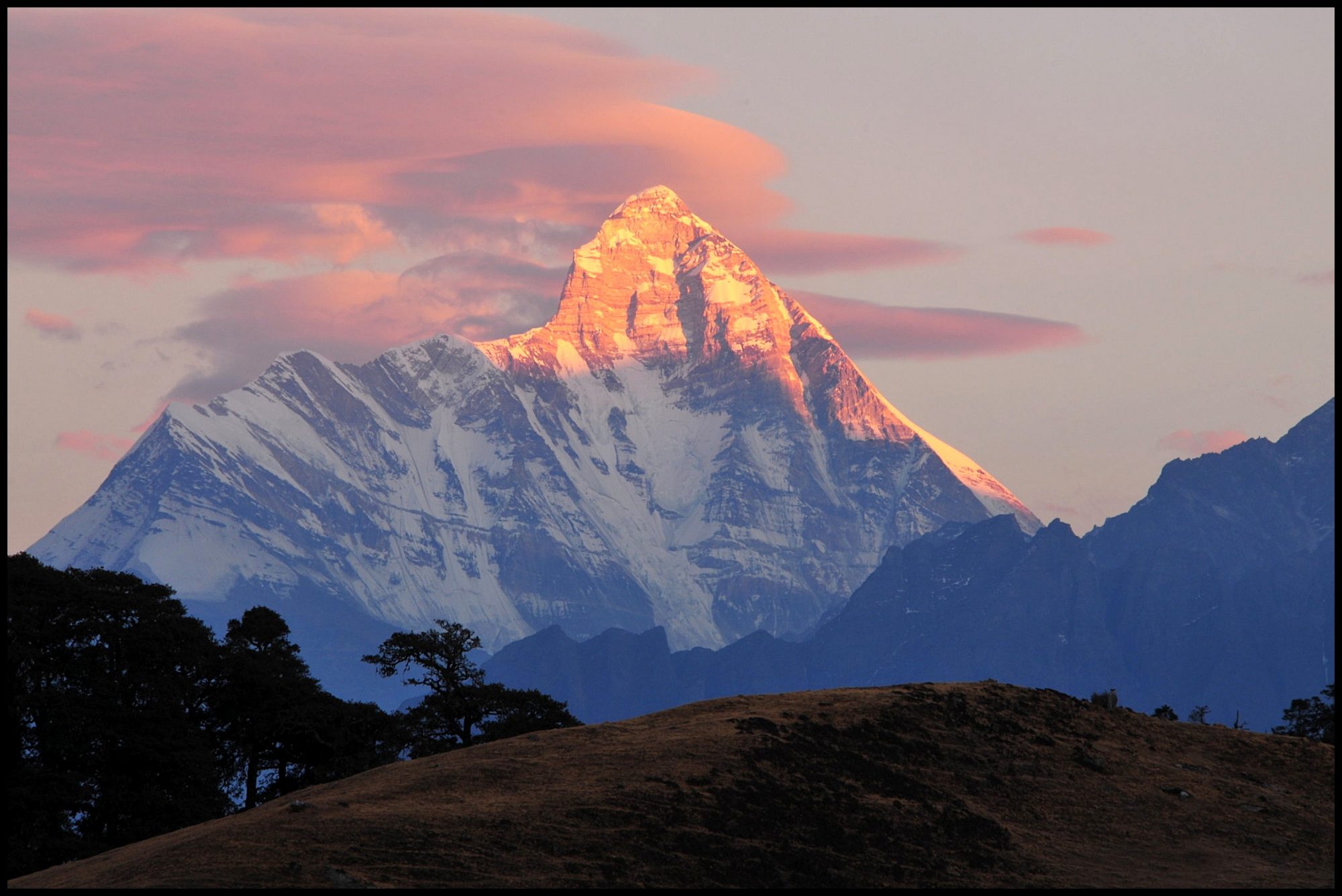 Search efforts continue for 8 climbers missing in the Indian Himalayas, but hopes are fading after possible avalanche