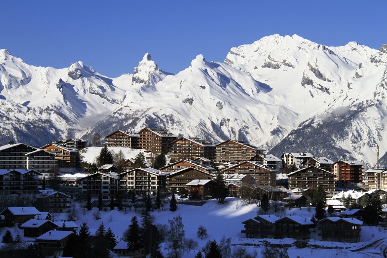 Upcoming Projects at Nendaz Veysonnaz: new gondola, snowmaking and on-mountain restaurant. 