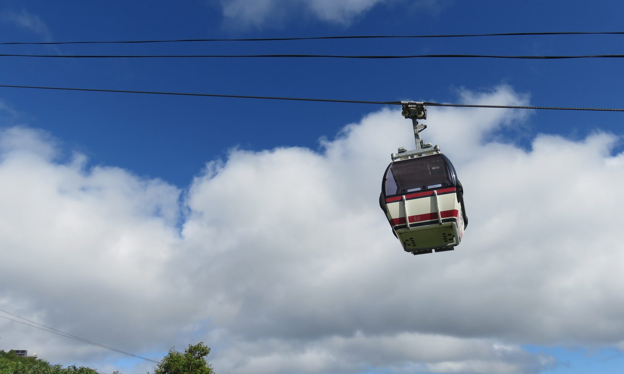 A Quick Guide to Indoor Skiing & Dry Slopes In The UK. Photo courtesy of Ridestore Magazine.