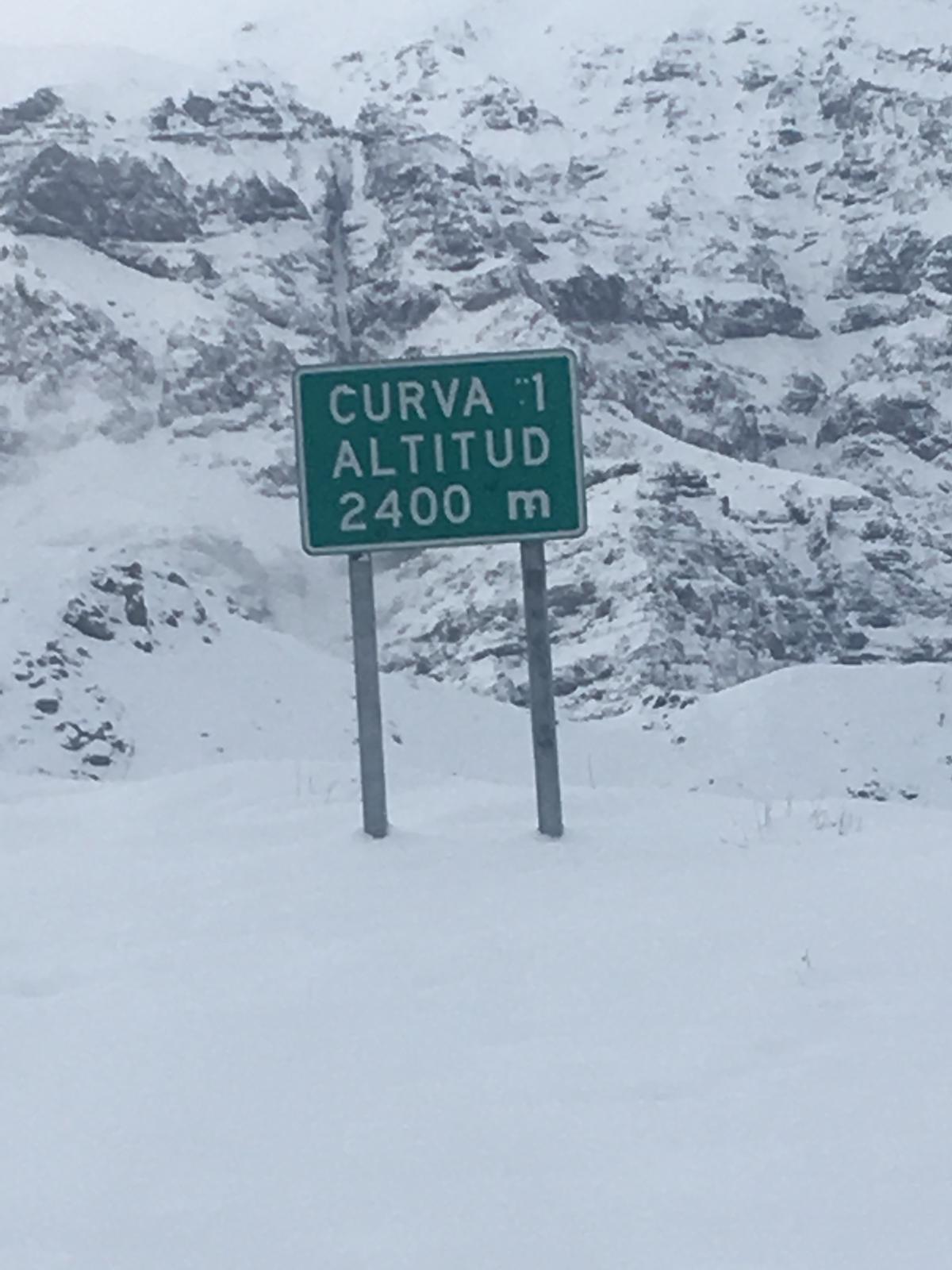 Curve 1- 2400 m. Photo: Chino Martinez. A Day Trip to Valle Nevado from Santiago City.