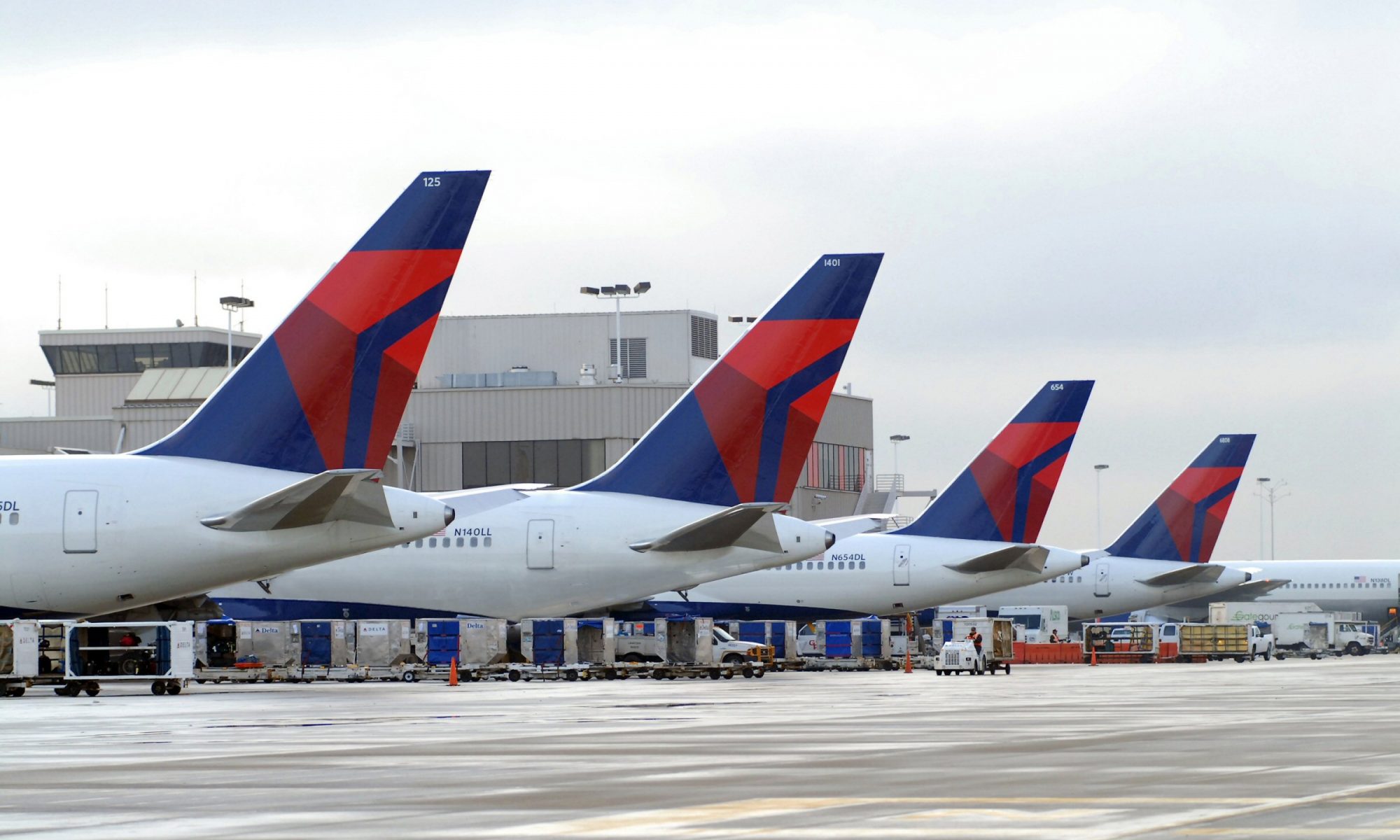 Delta slashes price of overlarge sports gear.